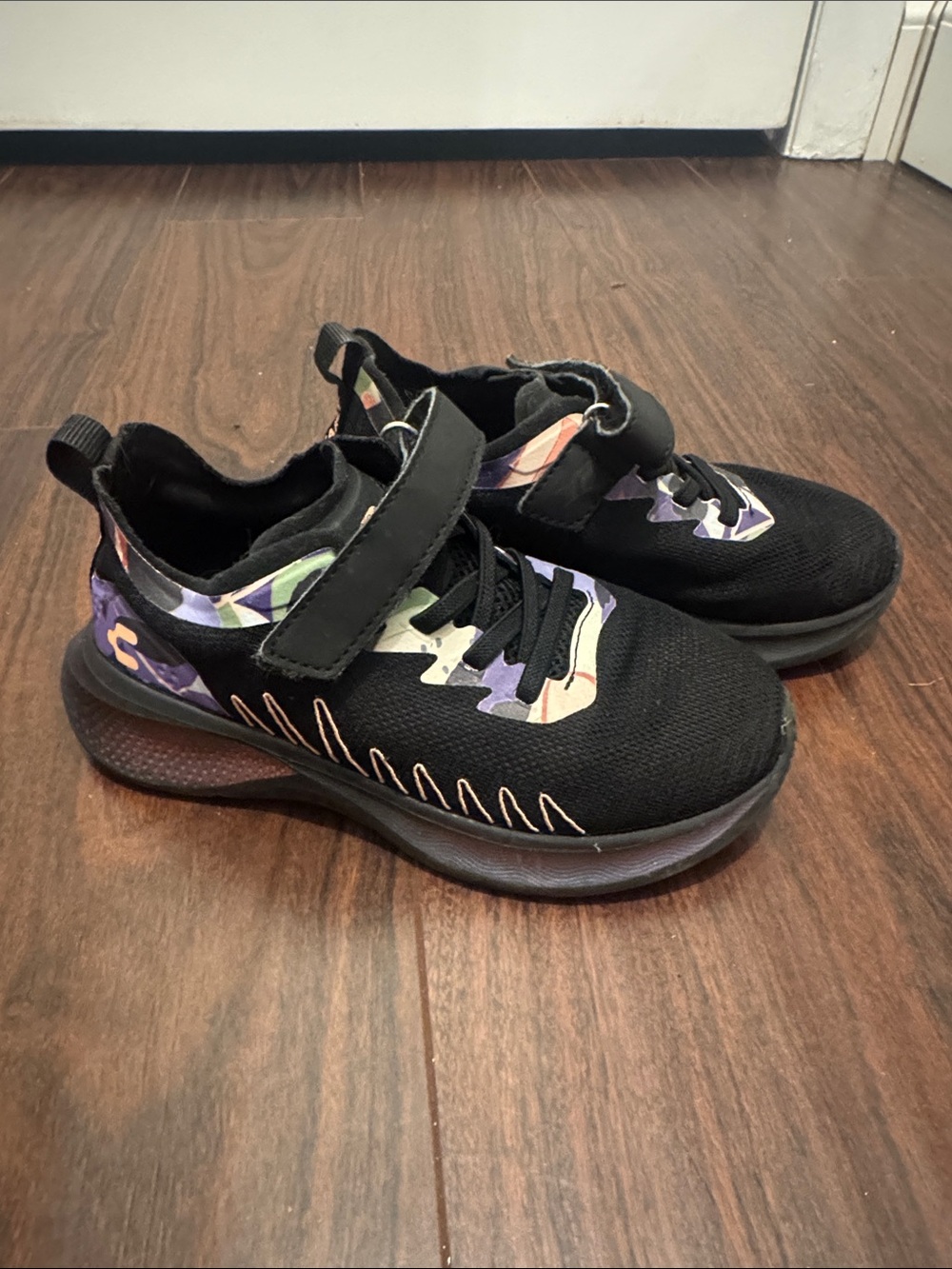 Kids Charly Black Sneakers with Purple Accent